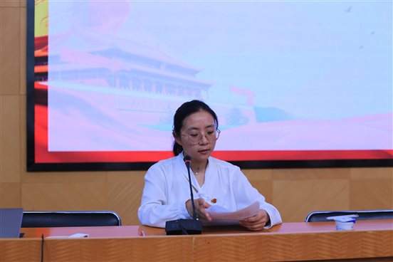 nEO_IMG_11王智慧老师宣读选举办法