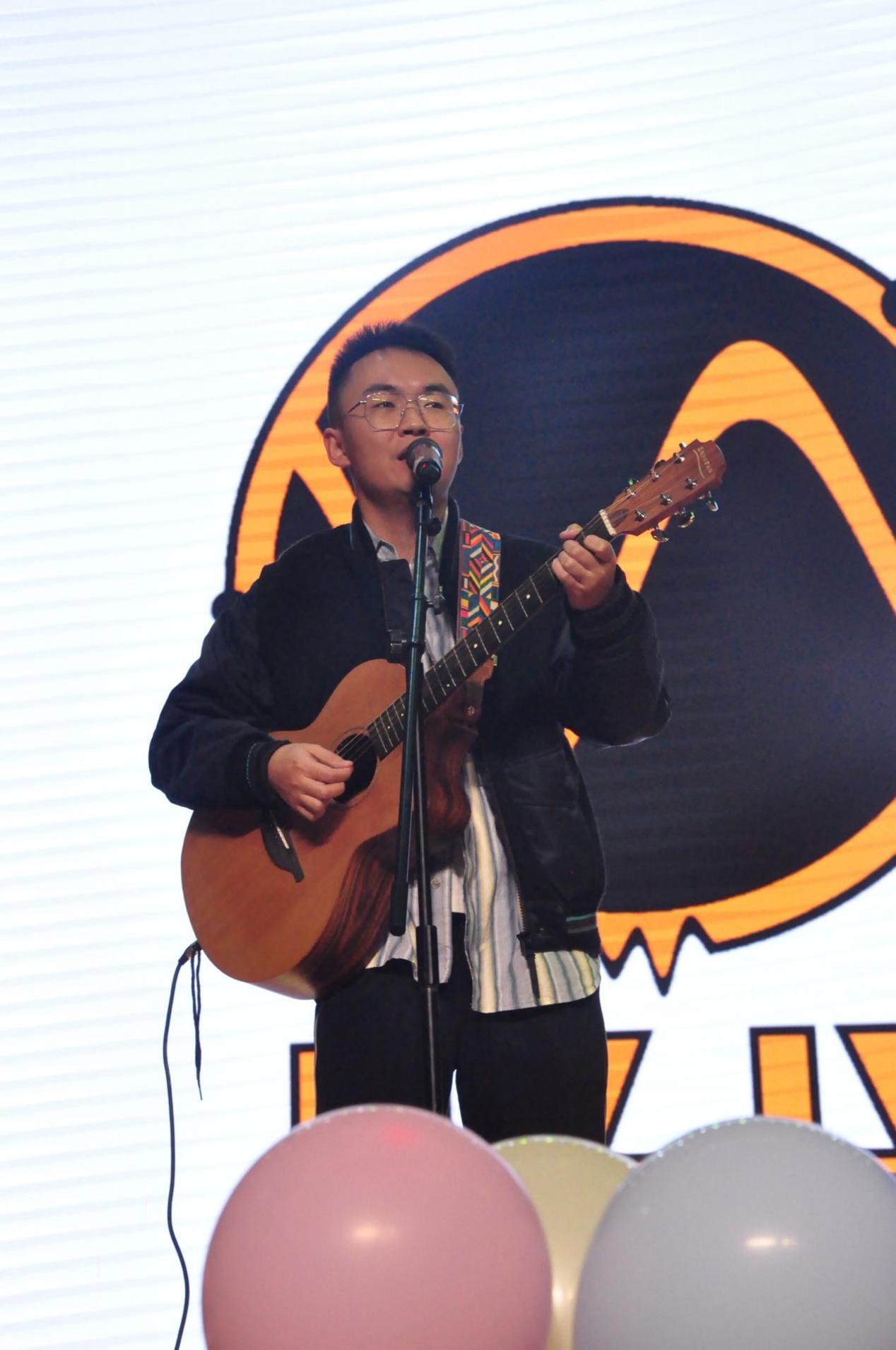 BBD98C21D39B57B9AB76F77FF81CB965