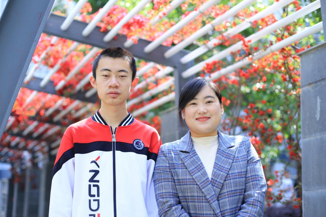 C:\\Users\\cache\\Desktop\\高三考试优异师生\\nEO_IMG_IMG_5015.jpgnEO_IMG_IMG_5015