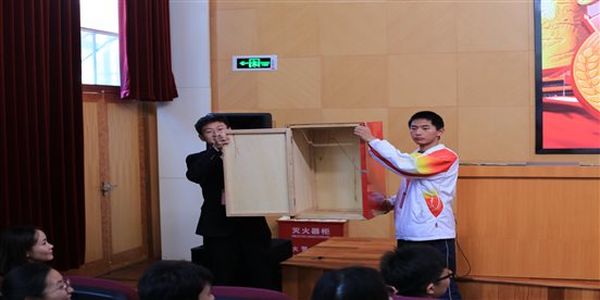 nEO_IMG_15检查票箱